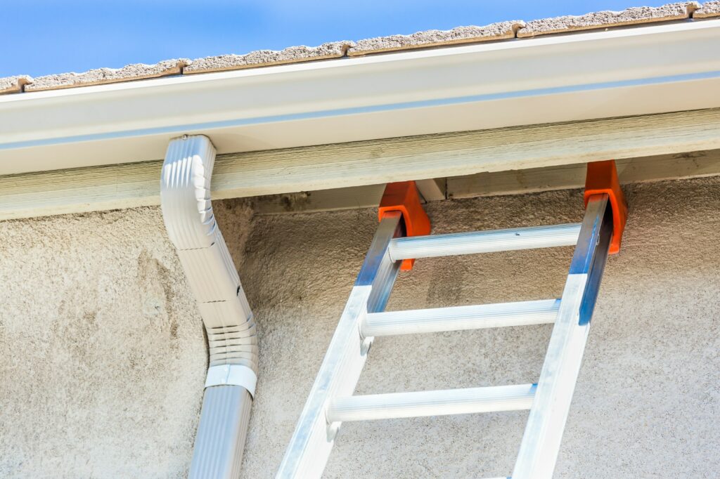 The Advantages of Aluminum Rain Gutters for Miami Homes